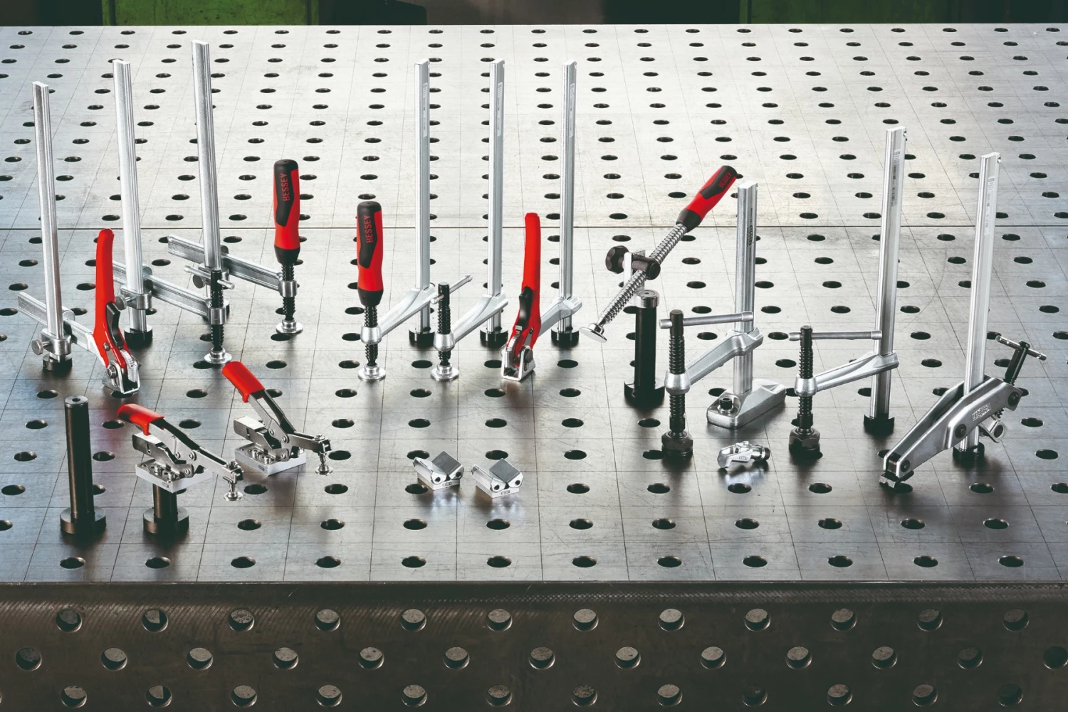 Bessey Pinces De Serrage TW28-30-12H Élément De Serrage Pour Tables De Soudage Avec Bras De Levier 300/120 4 Bessey Pinces De Serrage TW28-30-12H Élément De Serrage Pour Tables De Soudage Avec Bras De Levier 300/120 – Image 4